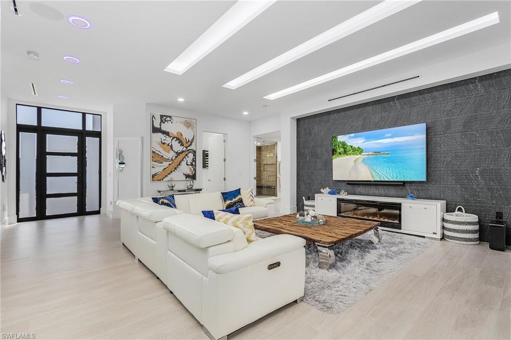 MARCO BEACH - Residential