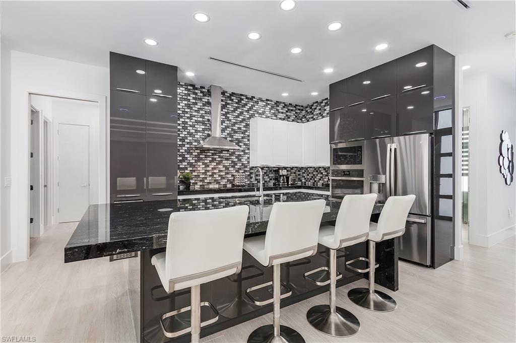 MARCO BEACH - Residential