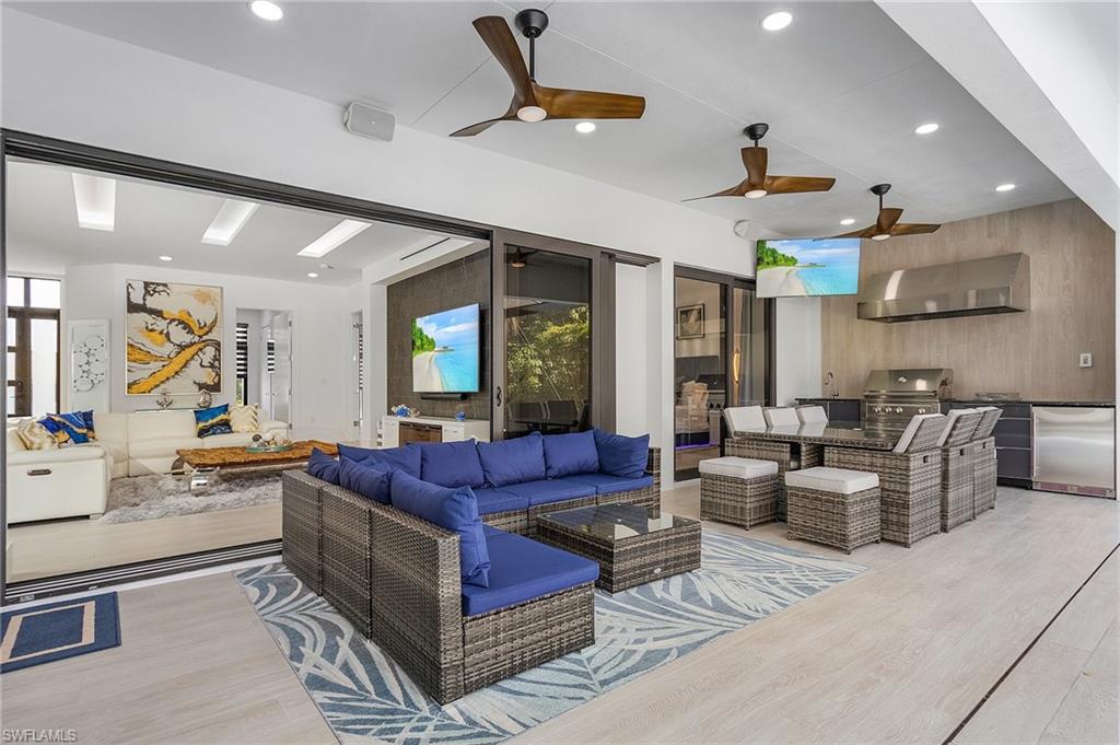 MARCO BEACH - Residential