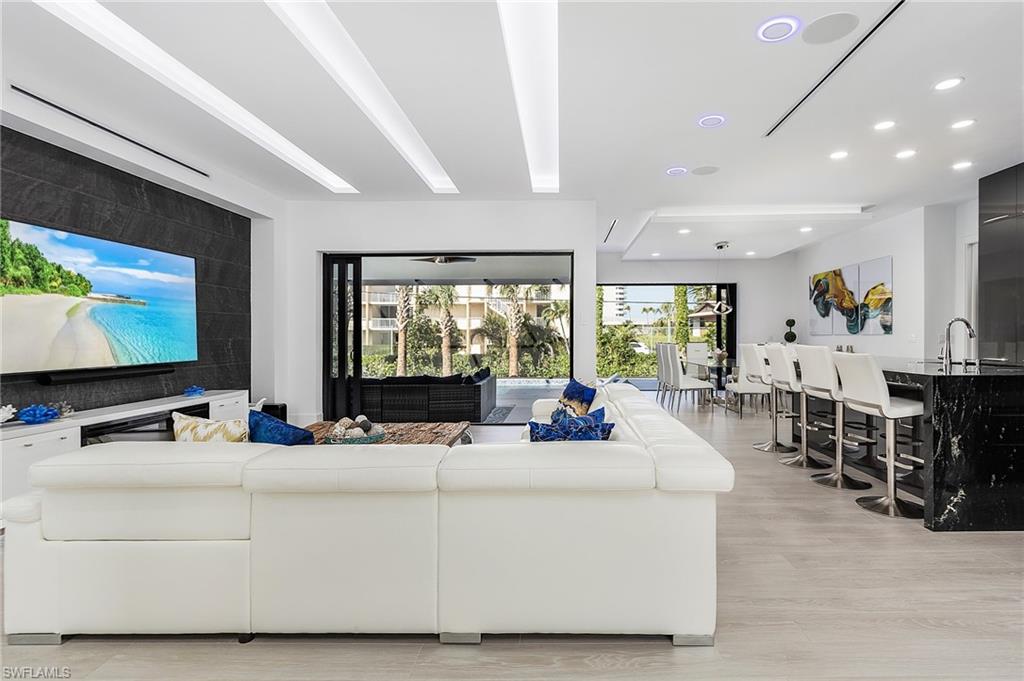 MARCO BEACH - Residential