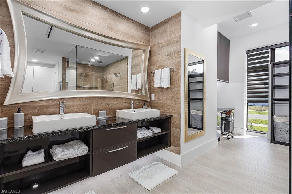 MARCO BEACH - Residential