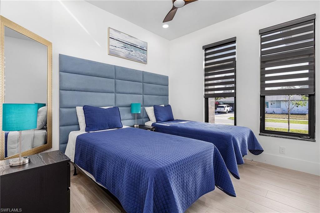 MARCO BEACH - Residential