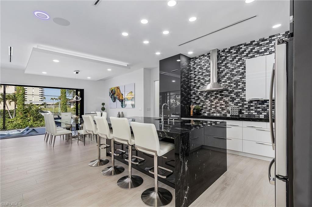 MARCO BEACH - Residential