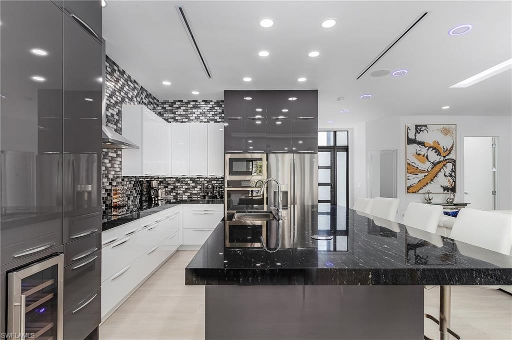 MARCO BEACH - Residential