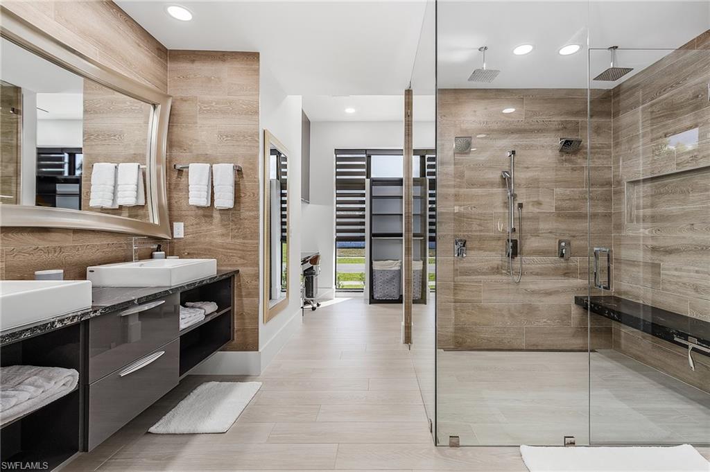 MARCO BEACH - Residential