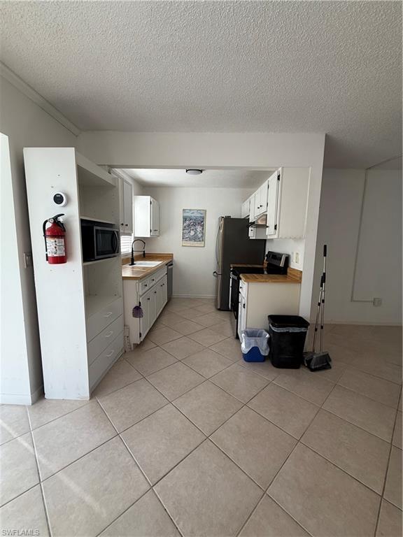 MYERLEE SQUARE CONDO - Residential Lease