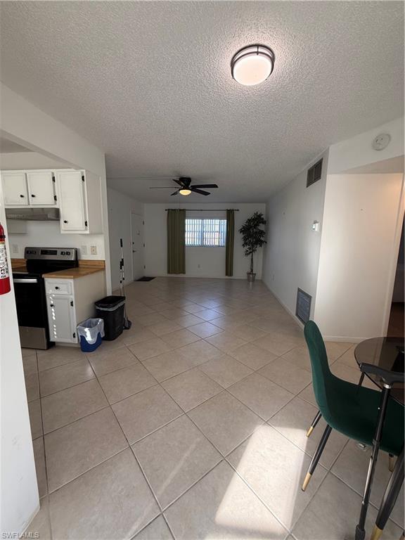 MYERLEE SQUARE CONDO - Residential Lease