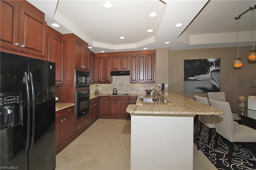 VISTA POINTE - Residential