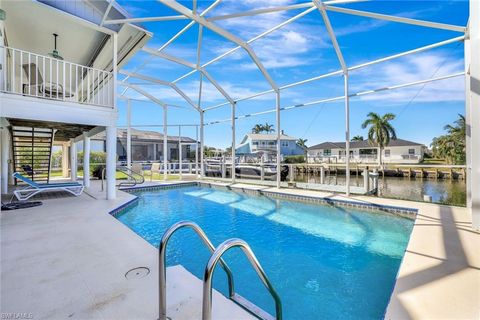 390 Waterleaf CT MARCO ISLAND FL 34145