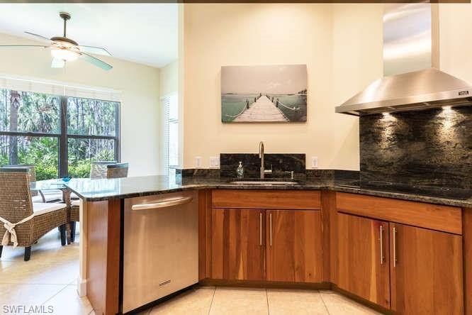 CARLTON LAKES - Residential