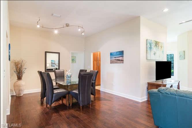 CARLTON LAKES - Residential