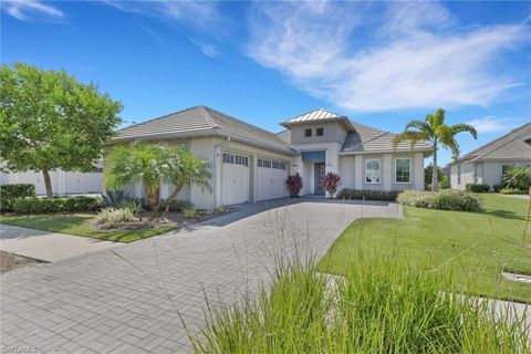 Photo of 6136 Rodney Bay LN, NAPLES, FL 34113 (MLS # 226022550)