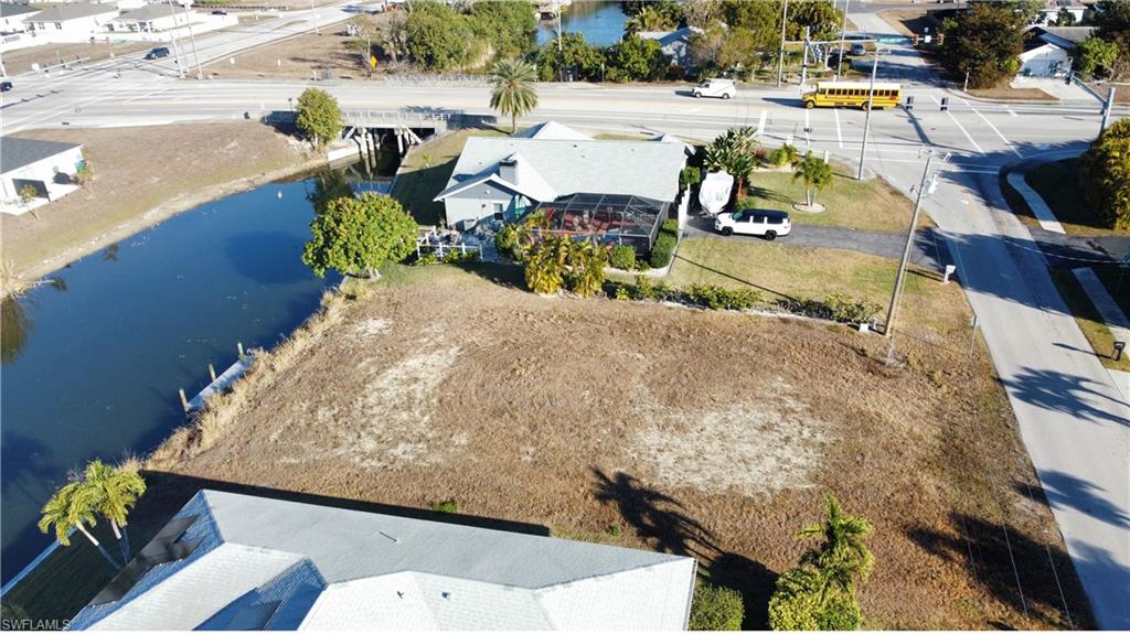 CAPE CORAL - Land