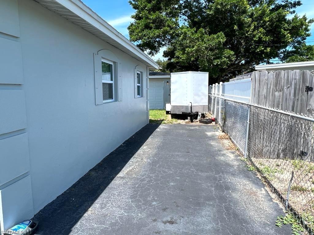883 Coconut CIR E