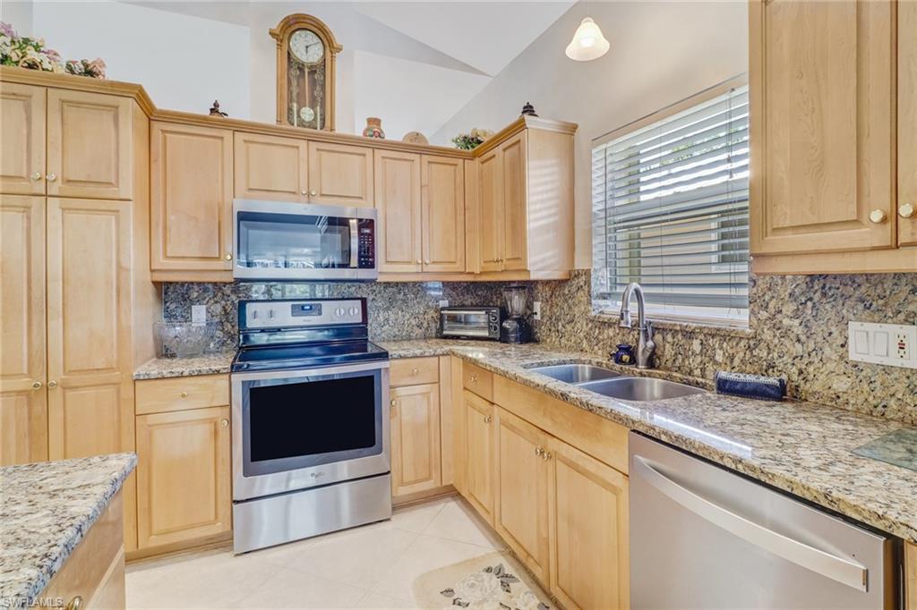 NAPLES PARK - Residential