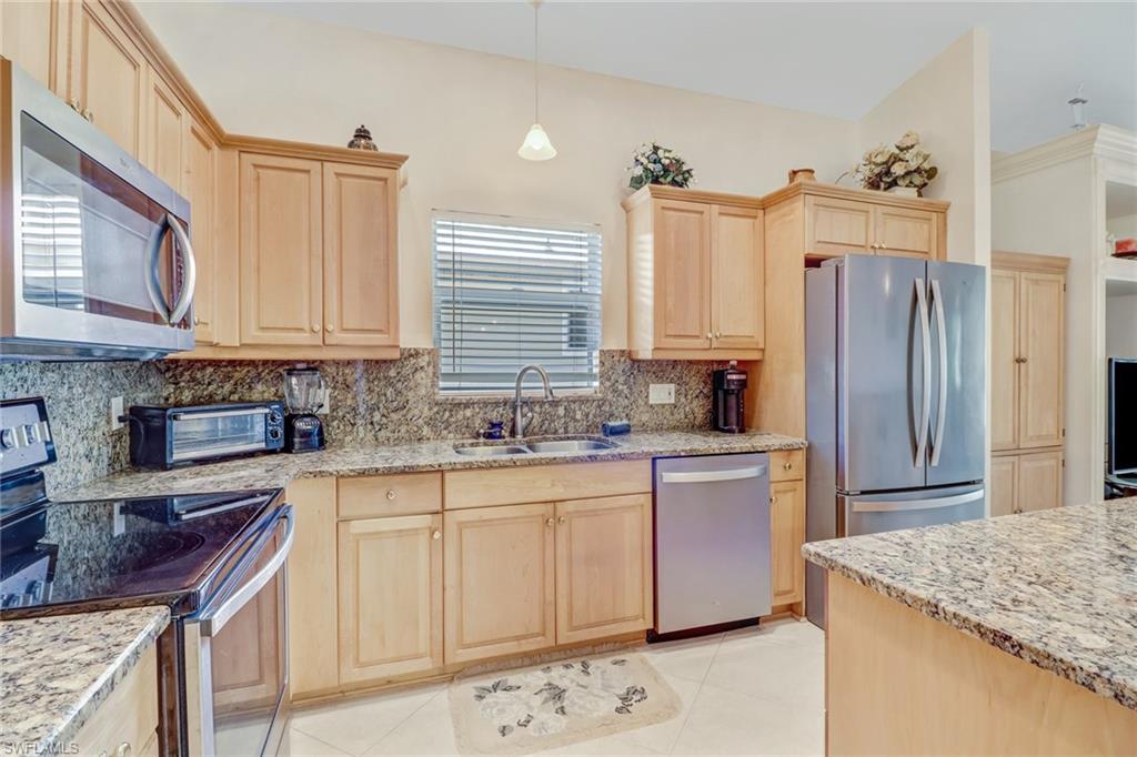 NAPLES PARK - Residential