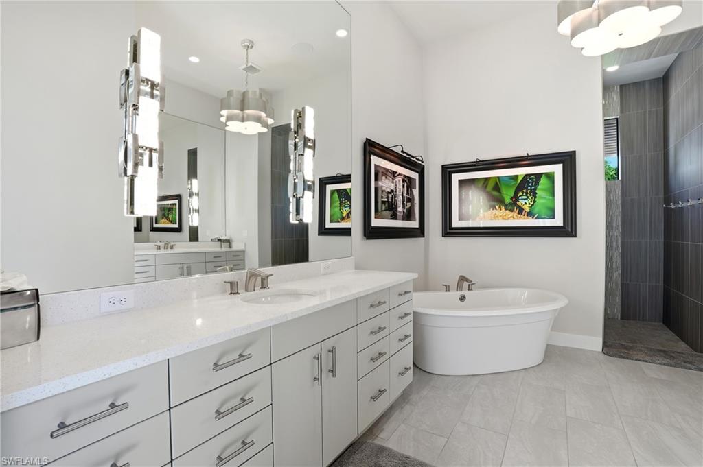 ESPLANADE - Residential