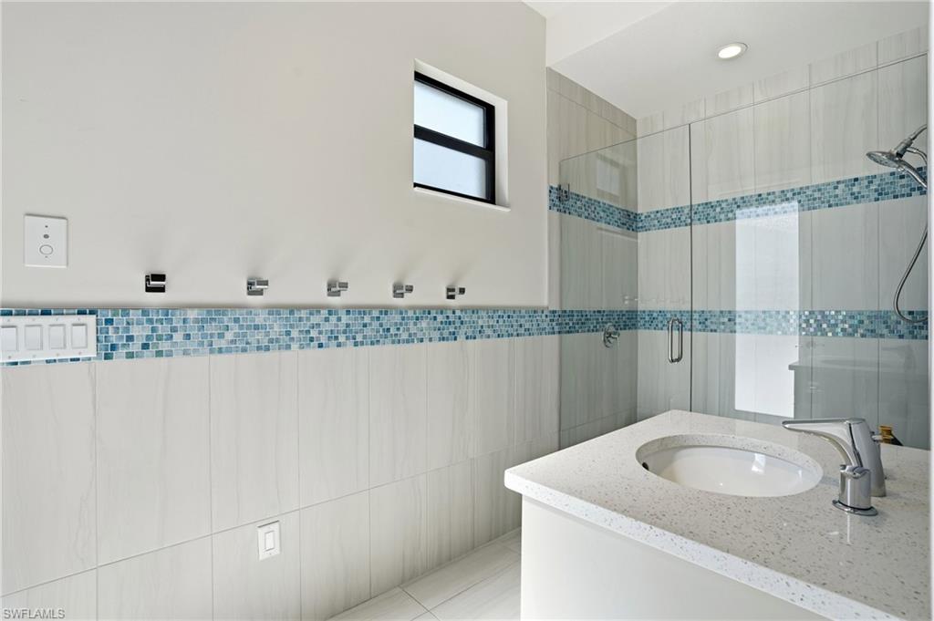 ESPLANADE - Residential