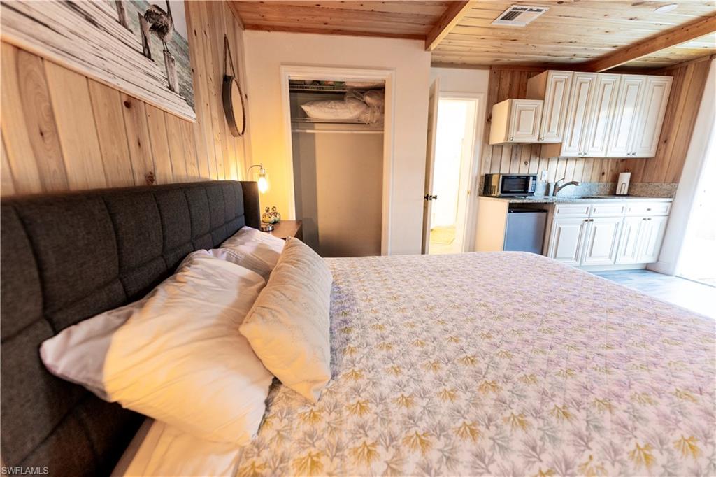 LAKE PARK - Residential