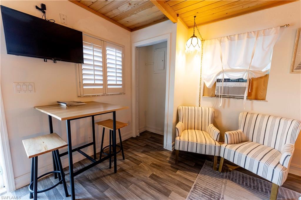 LAKE PARK - Residential