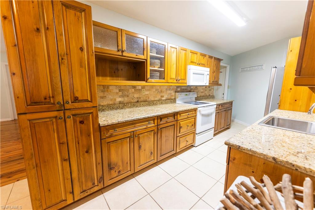 LAKE PARK - Residential