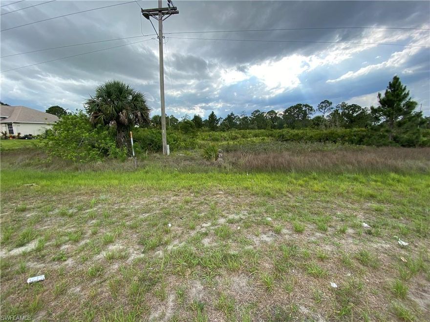 Build your dream house in paradise! Oversized lot in up & coming but not too crowed area of Lehigh Acres.