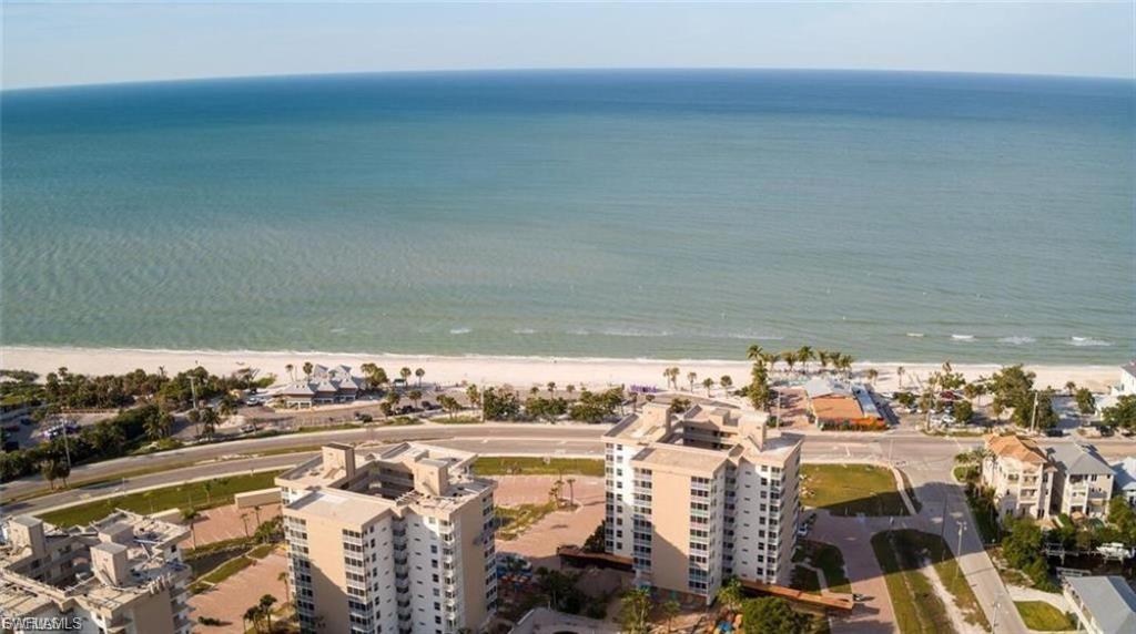 BEACH AND TENNIS CLUB - Residential