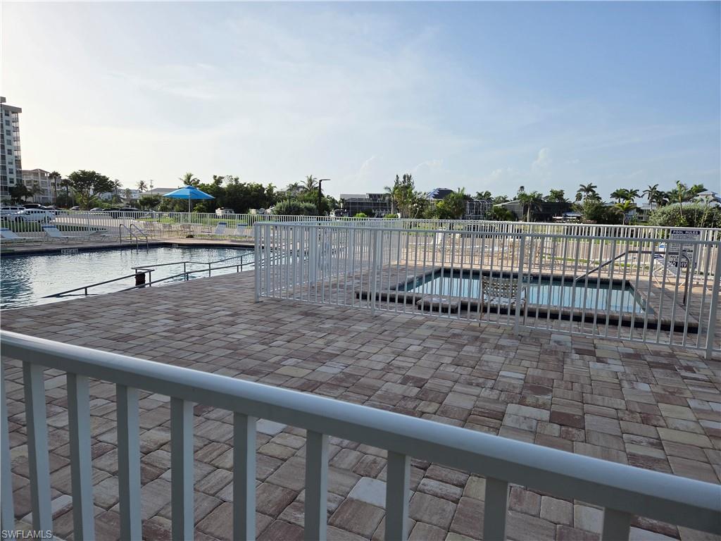 BEACH AND TENNIS CLUB - Residential