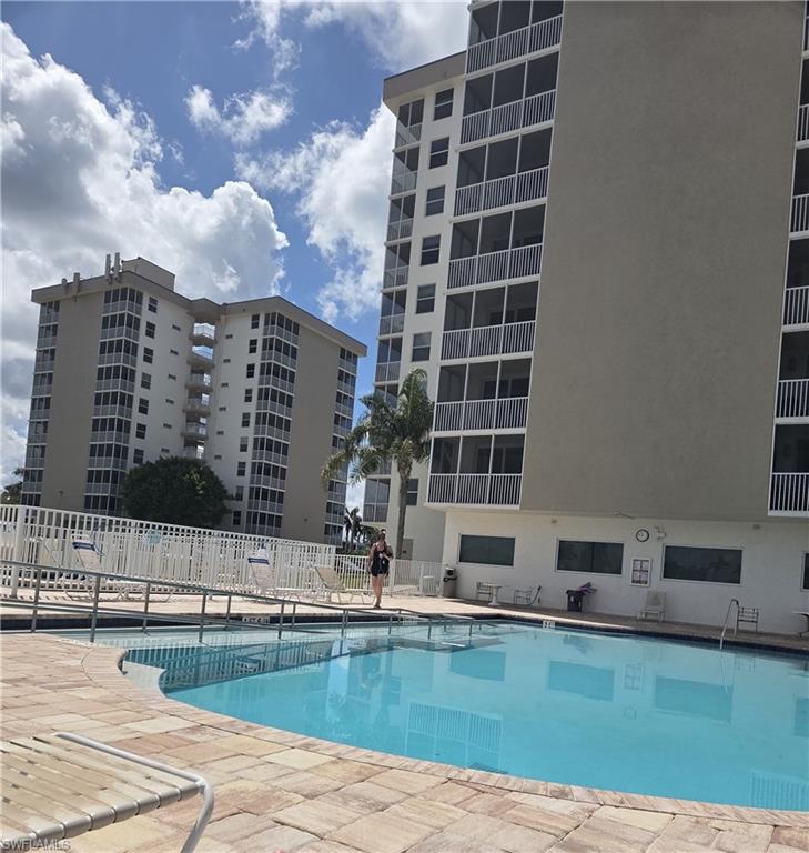 BEACH AND TENNIS CLUB - Residential