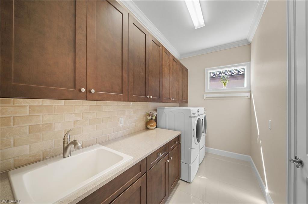 ESPLANADE - Residential