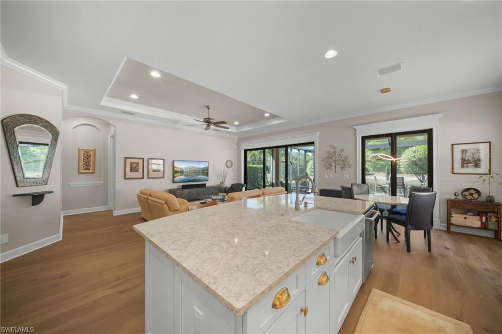 ESPLANADE - Residential