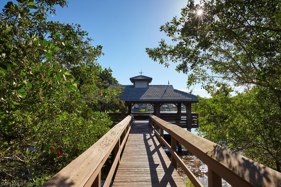 HAWK'S NEST - Residential