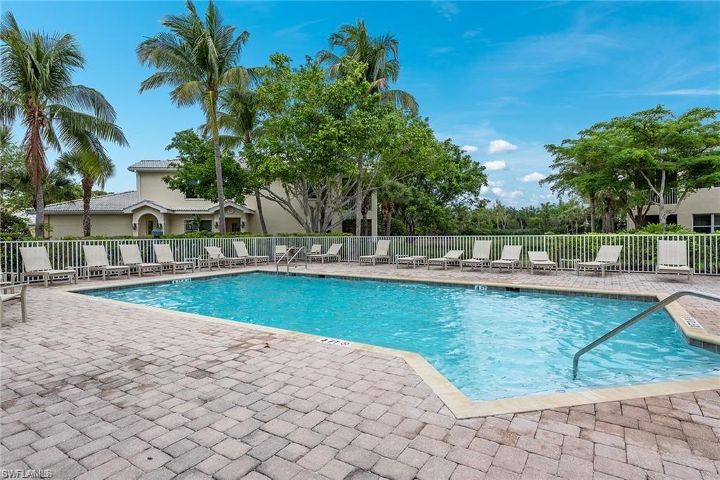 HAWK'S NEST - Residential