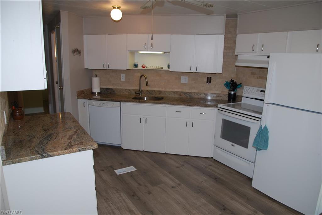 SIX LAKES COUNTRY CLUB - Residential