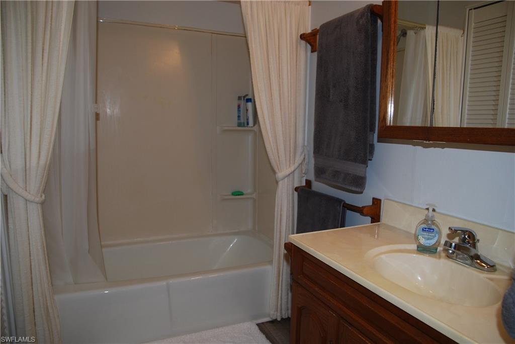 SIX LAKES COUNTRY CLUB - Residential