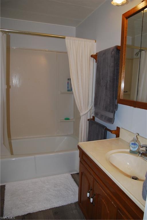 SIX LAKES COUNTRY CLUB - Residential