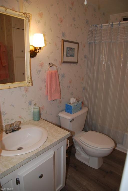 SIX LAKES COUNTRY CLUB - Residential