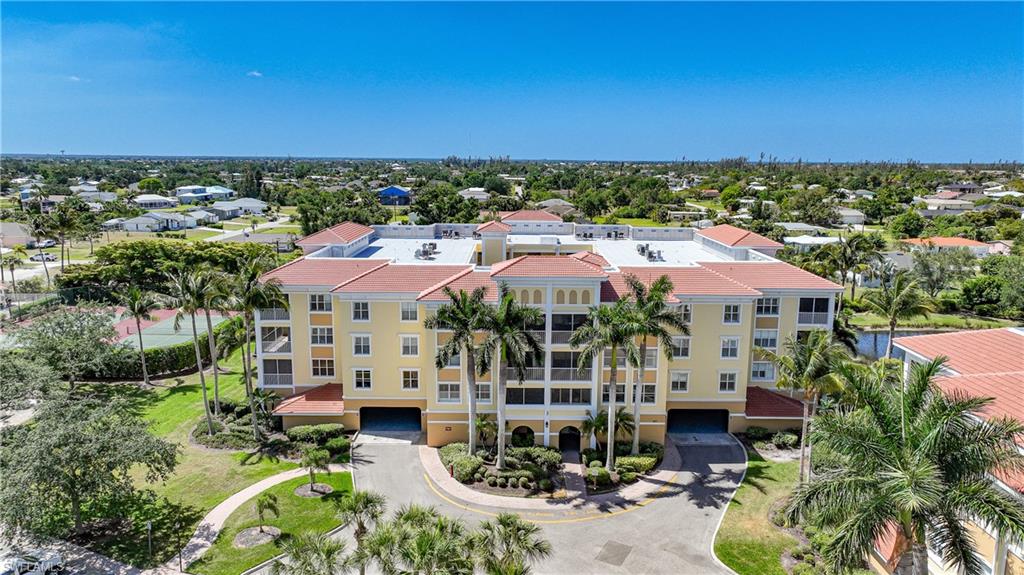 FOUNTAIN COURT - Residential