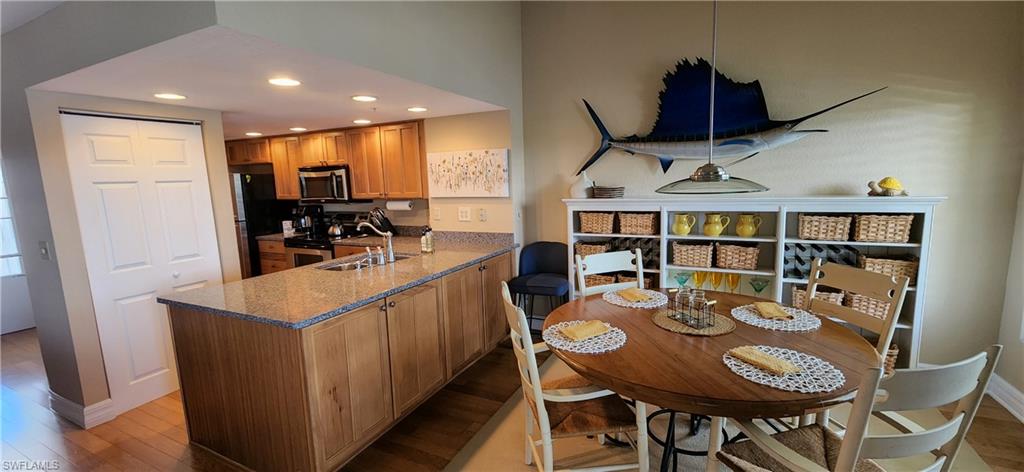 FOUR WINDS MARINA NORTH CONDO - Residential