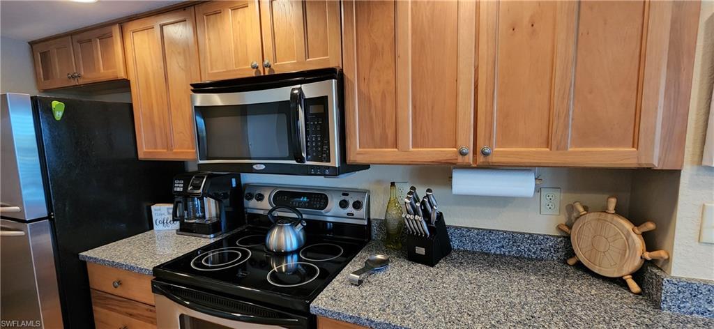 FOUR WINDS MARINA NORTH CONDO - Residential