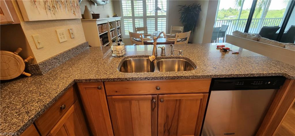 FOUR WINDS MARINA NORTH CONDO - Residential