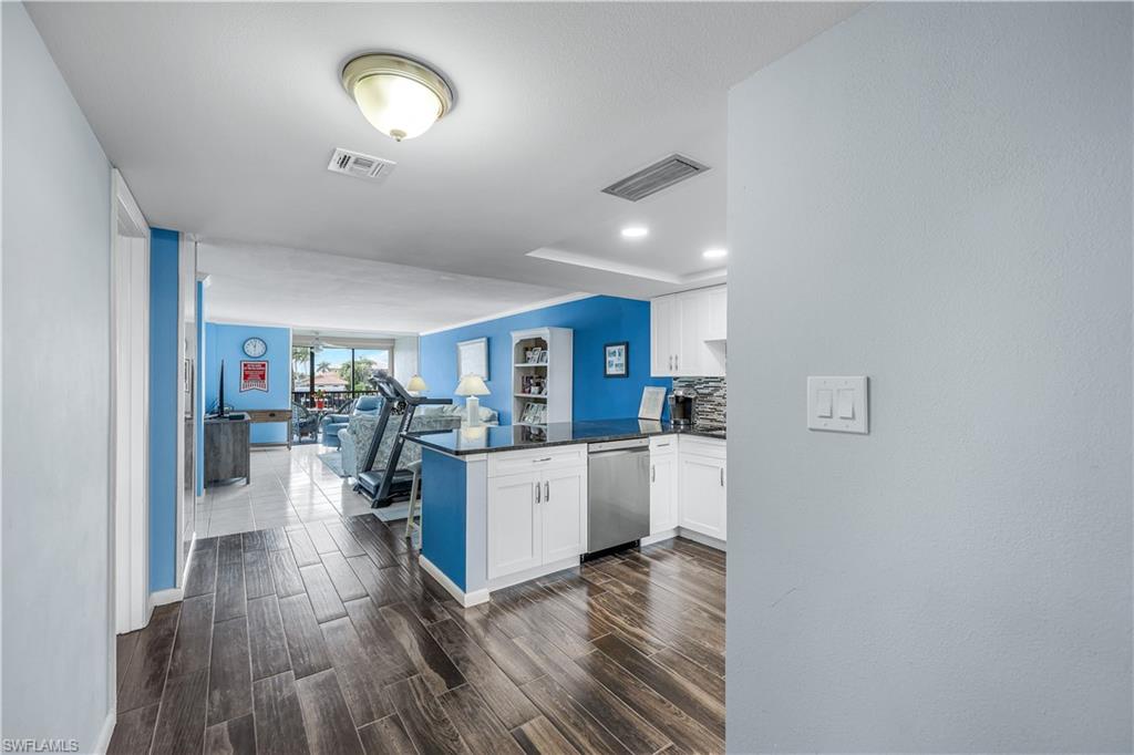 RIVER TOWERS CONDO - Residential