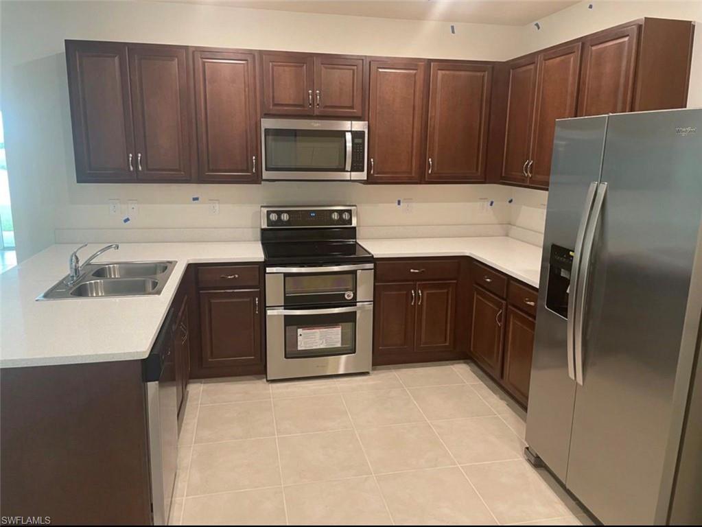 WATERFORD - Residential Lease