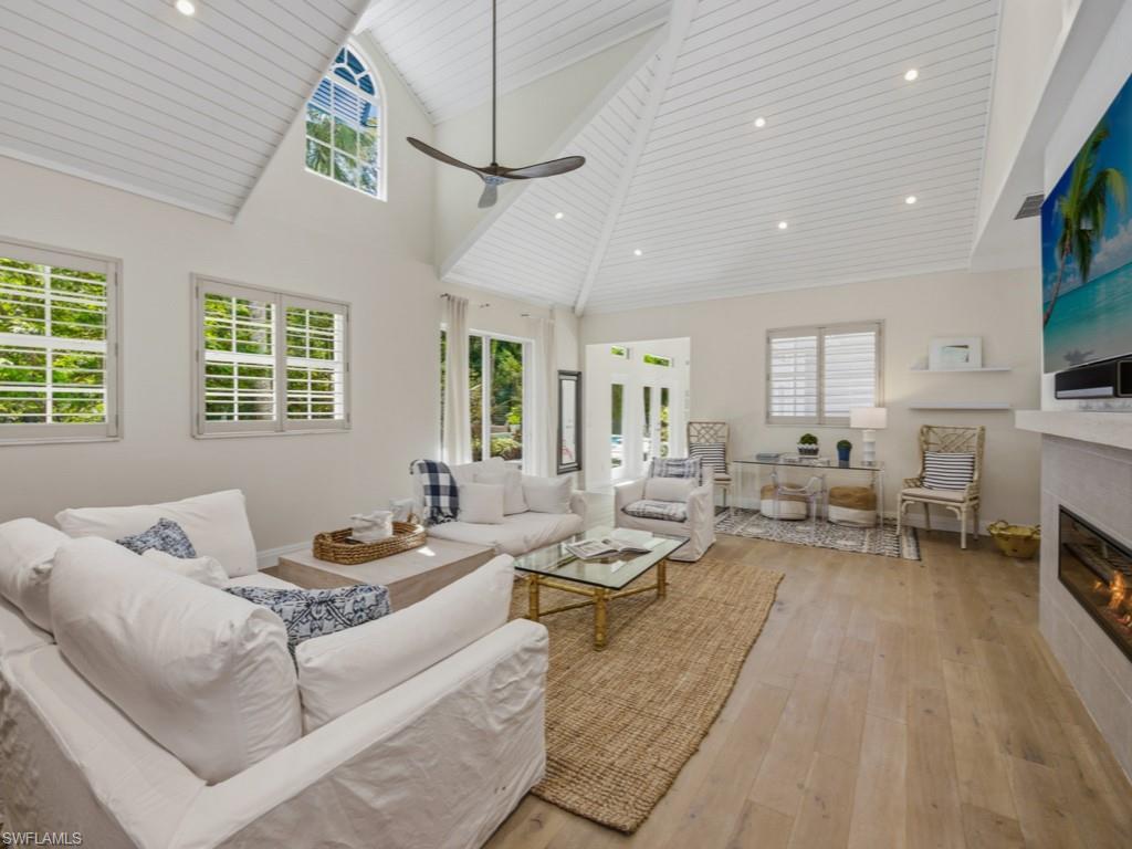 LIVINGSTON WOODS - Residential