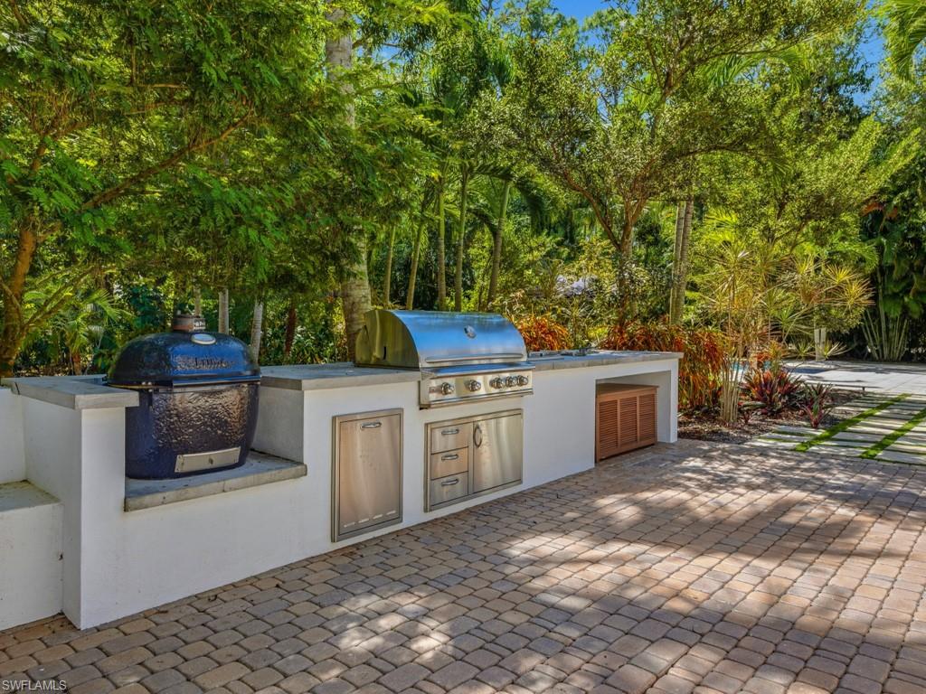 LIVINGSTON WOODS - Residential