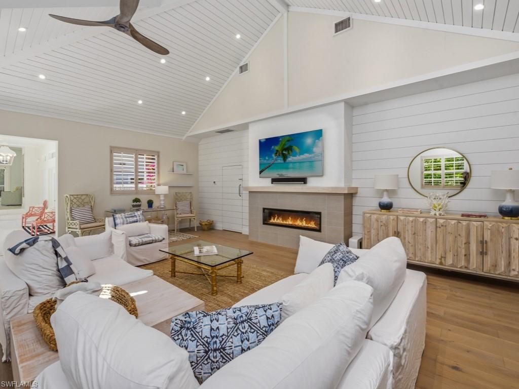 LIVINGSTON WOODS - Residential