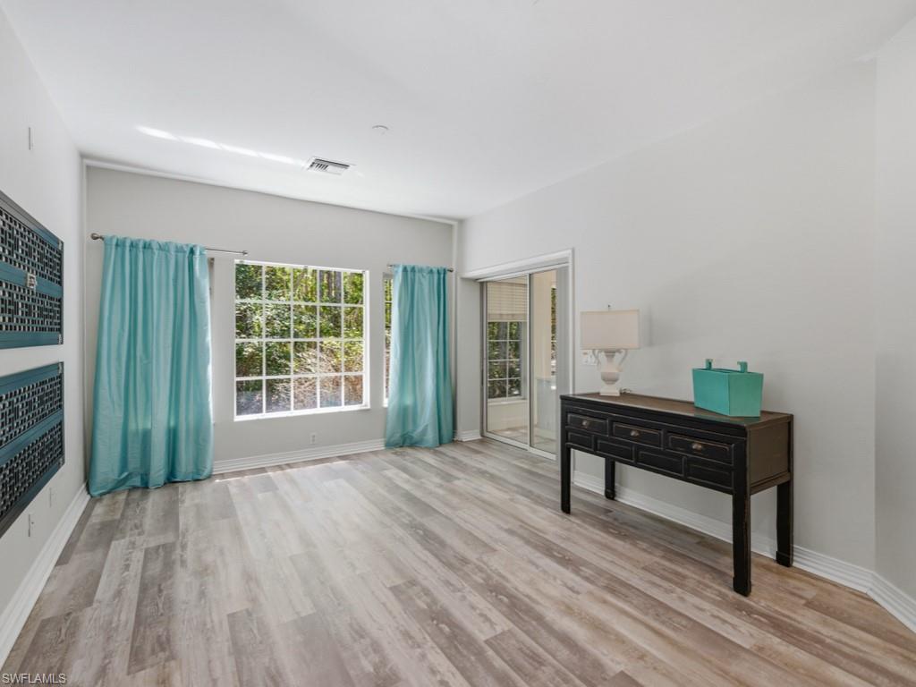 LIVINGSTON WOODS - Residential