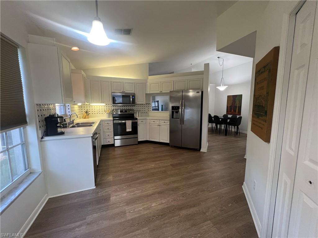 WILSHIRE LAKES - Residential Lease