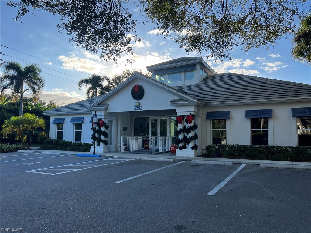 WILSHIRE LAKES - Residential Lease