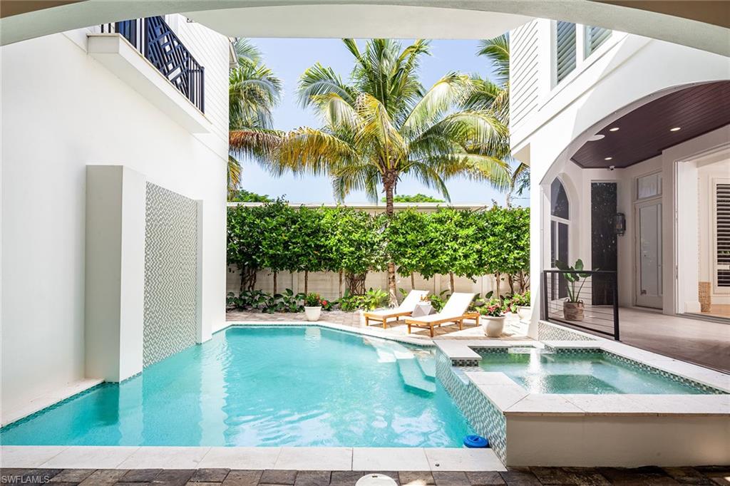 OLDE NAPLES - Residential